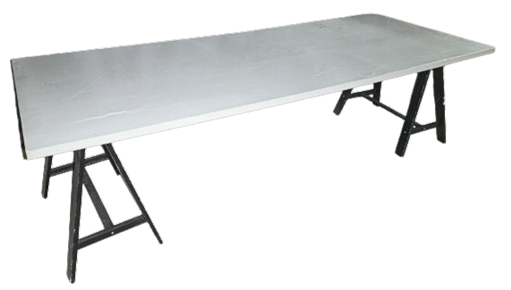 Valkoinen pöytä